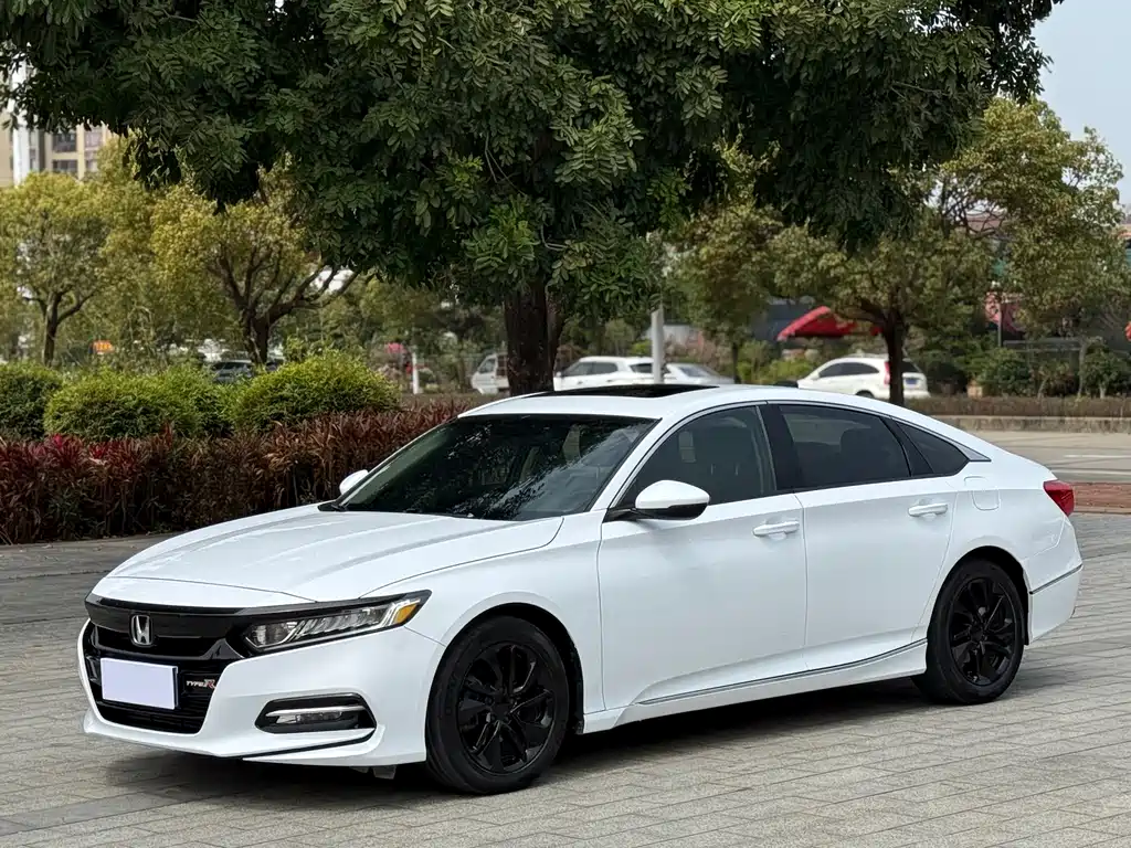 Honda Accord 2019 — фото 1