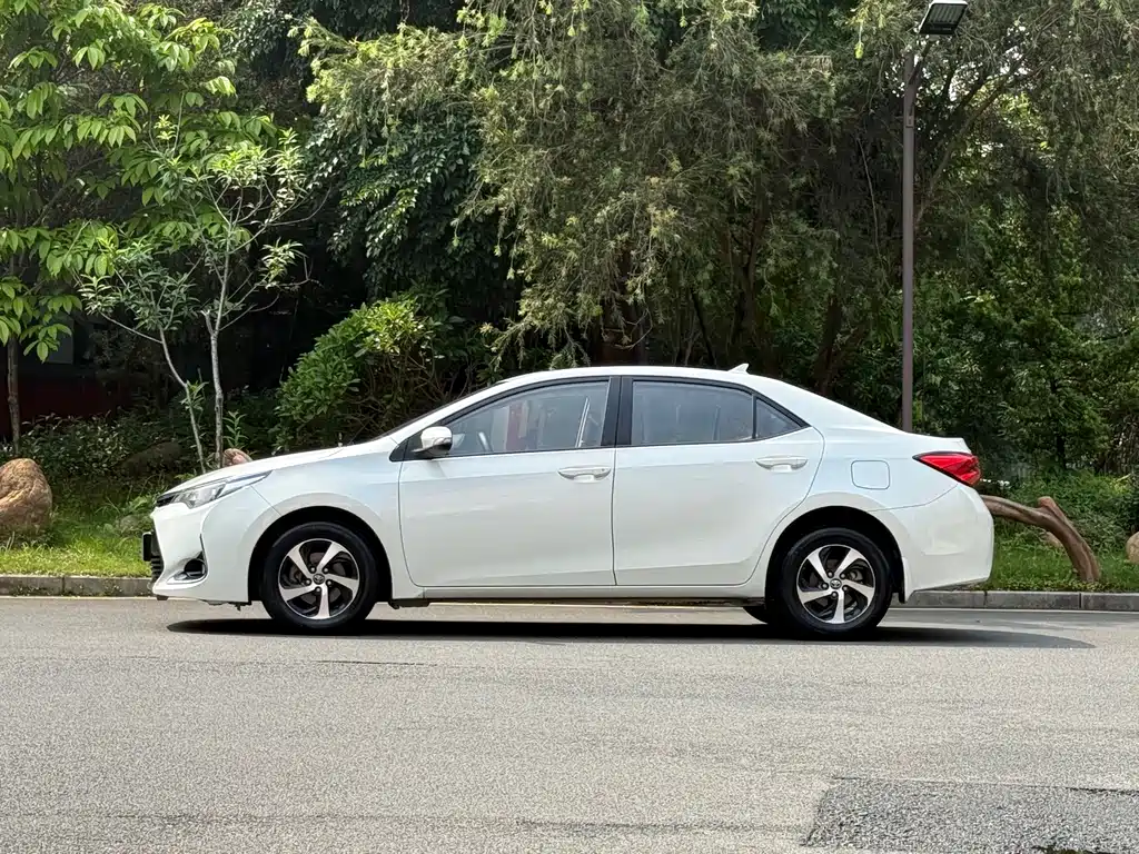 Toyota Levin 2017 — фото 4