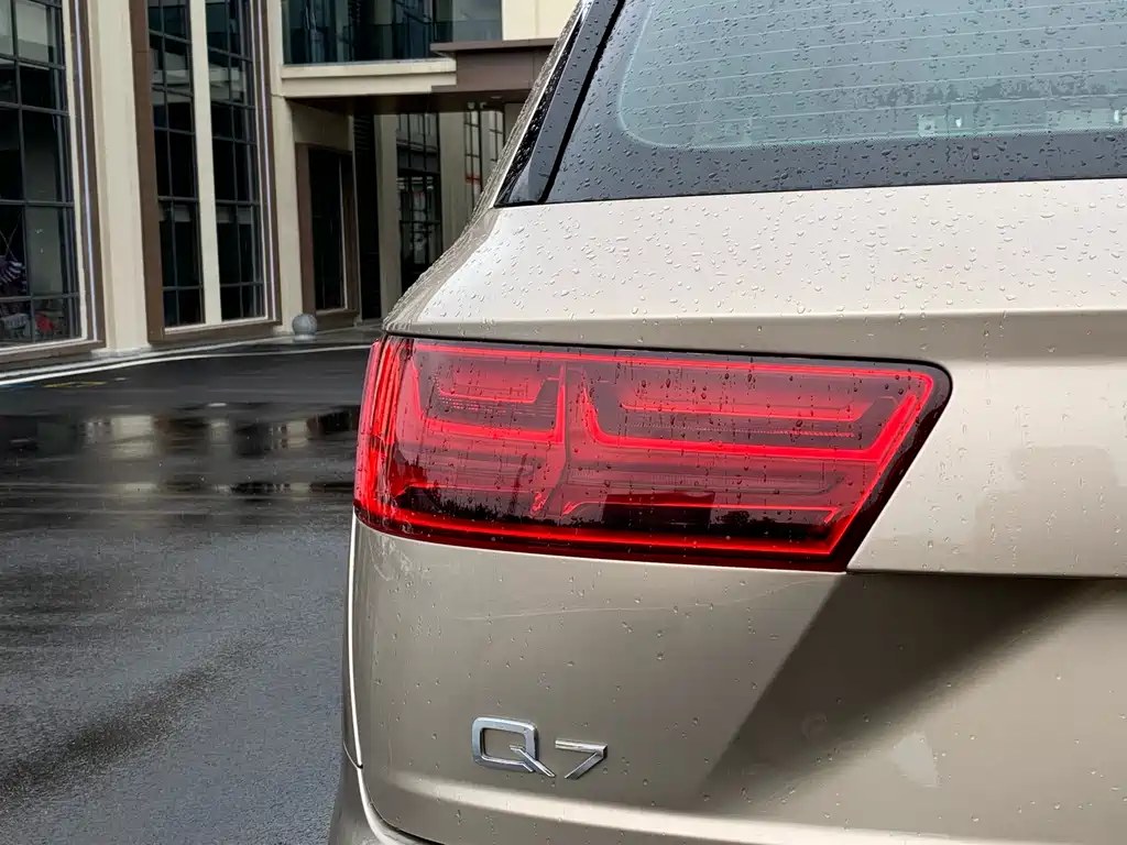 Audi Q7 2018 — фото 12