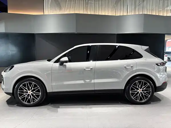 Porsche Cayenne 2025