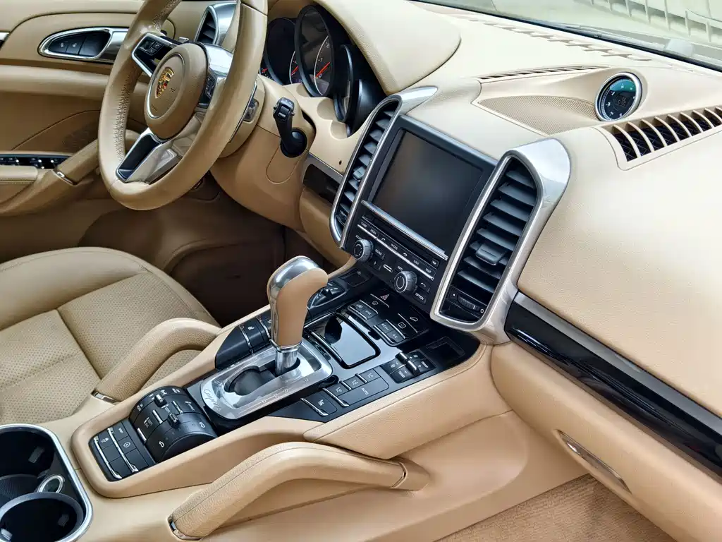 Porsche Cayenne 2015 — фото 13