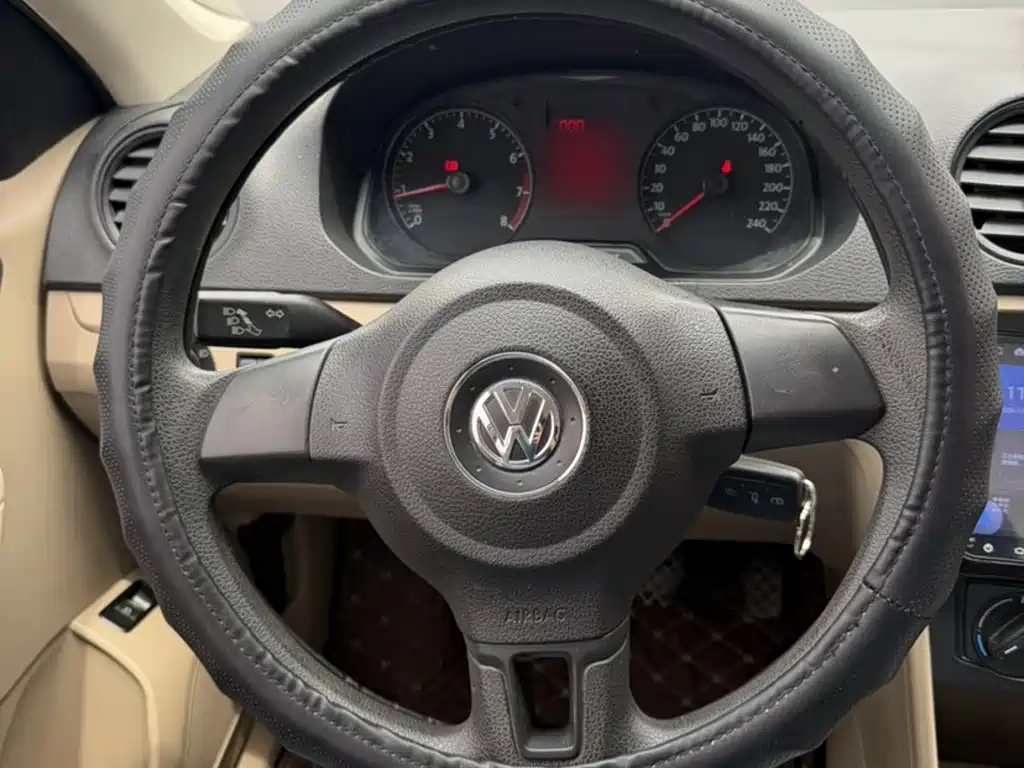 Volkswagen Jetta 2016 — фото 19