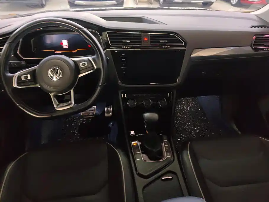 Volkswagen Tiguan L Plug-In Hybrid 2020 — фото 12