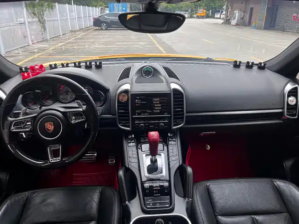 Porsche Cayenne 2011