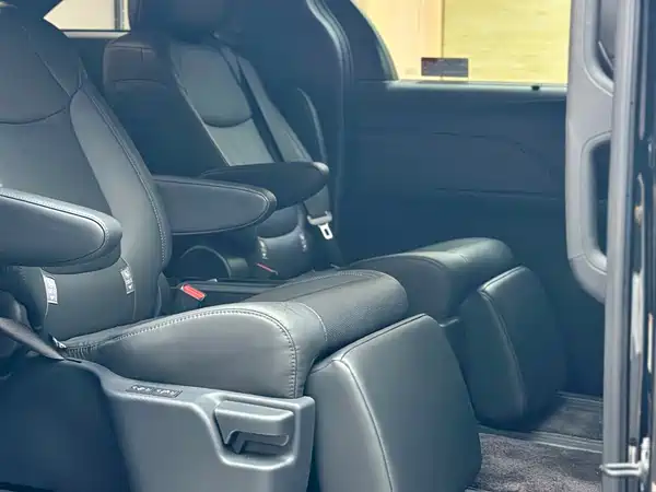 Toyota Sienna 2025