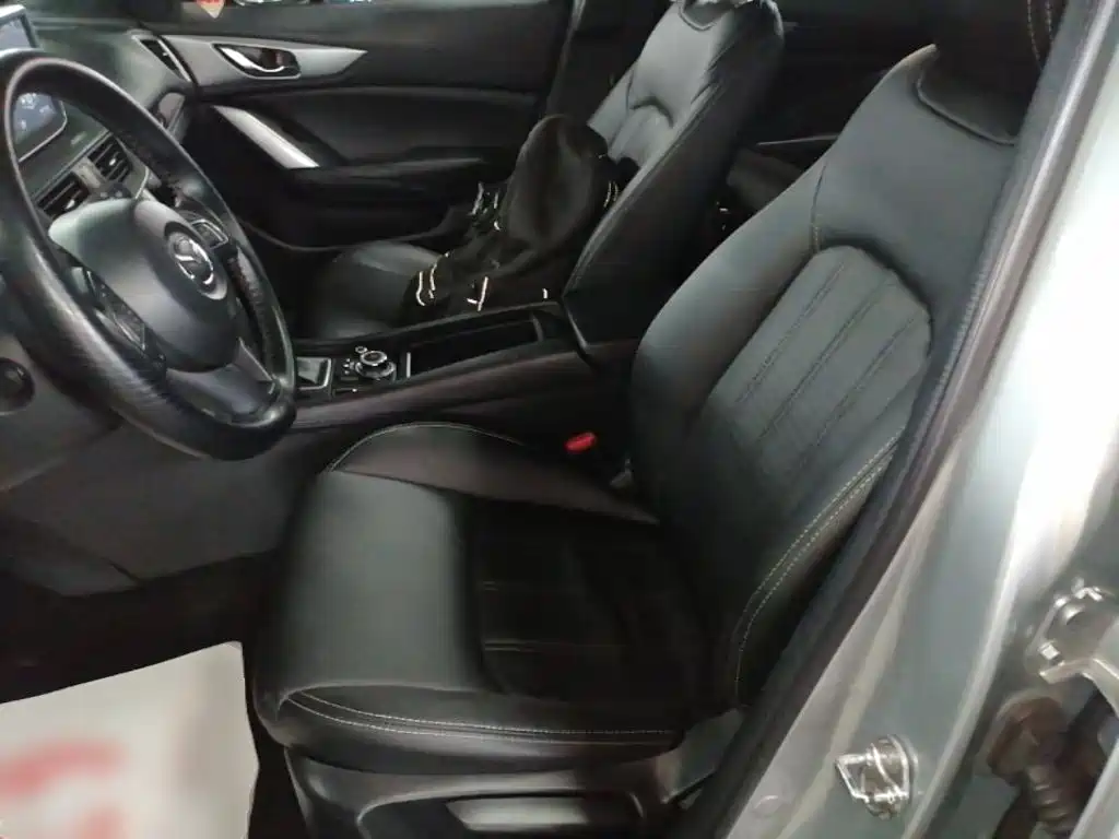 Mazda CX-4 2017 — фото 15