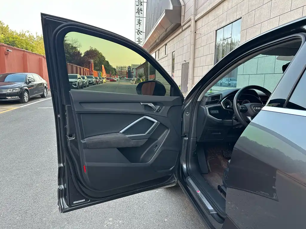Audi Q3 Sportback 2023 — фото 17