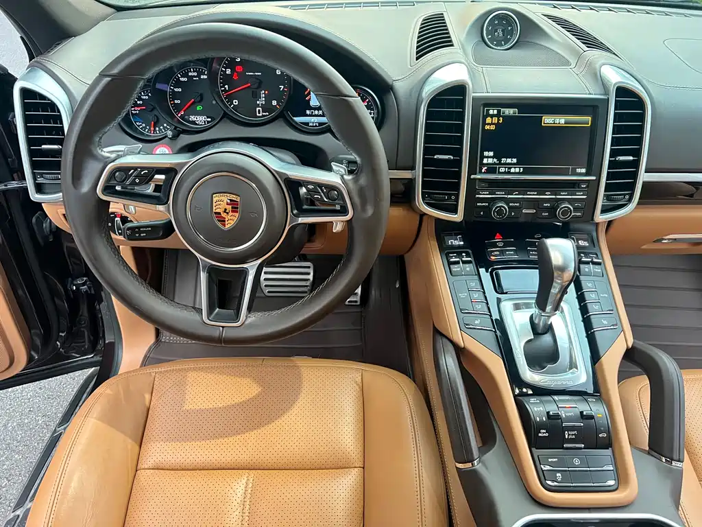 Porsche Cayenne 2016 — фото 20