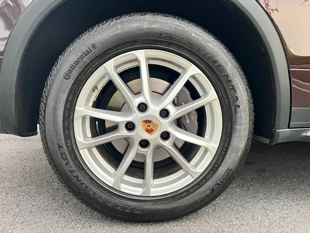 Porsche Cayenne 2016 — фото 42