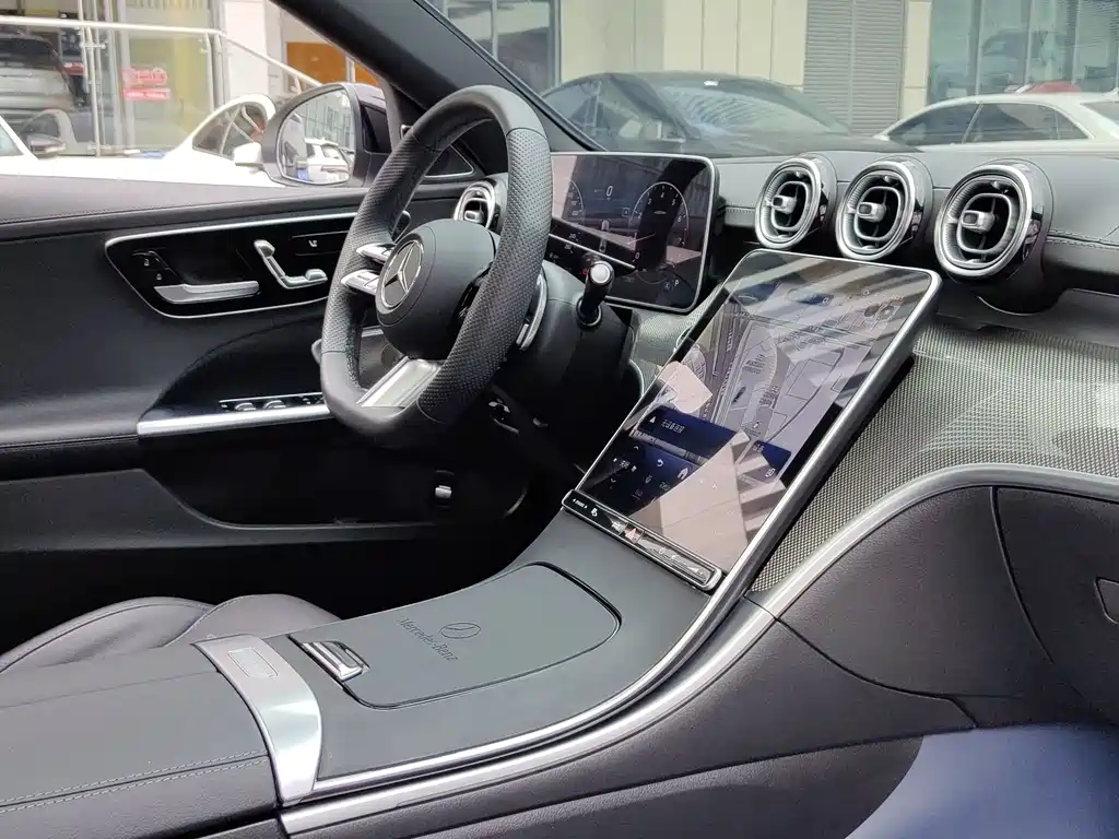 Mercedes-Benz C-Class 2024 — фото 20