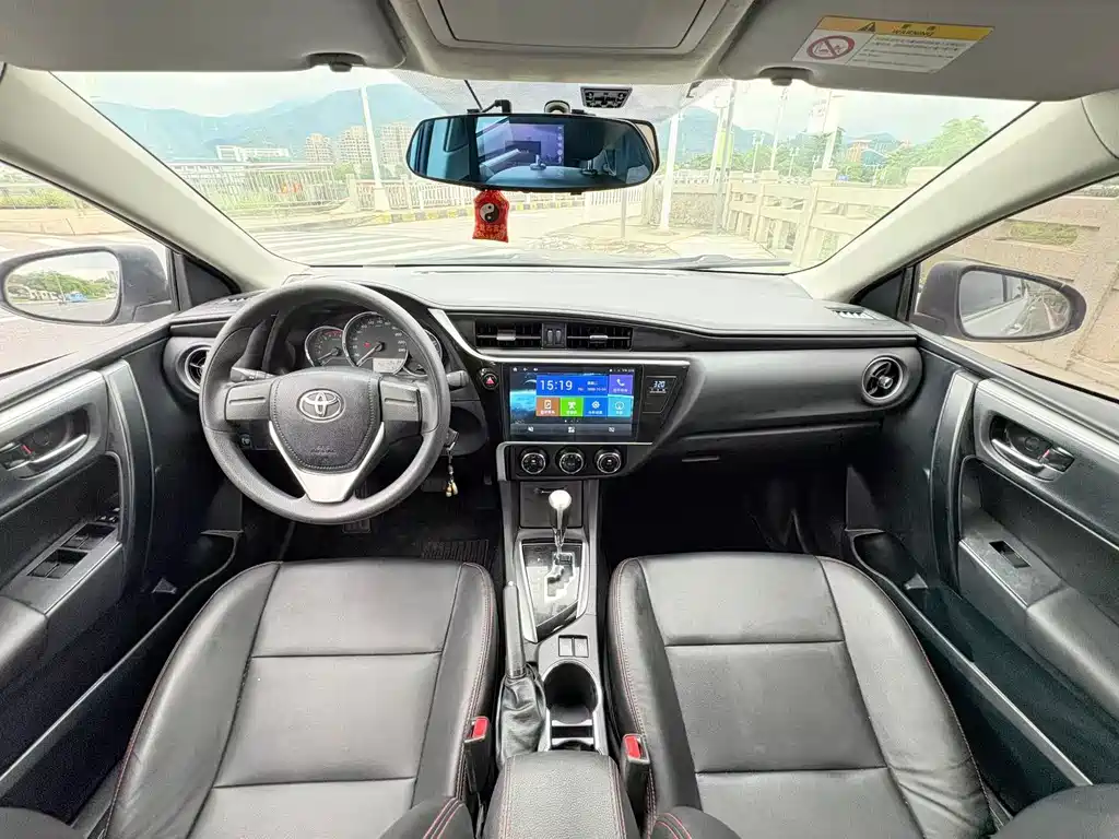 Toyota Corolla 2018 — фото 9