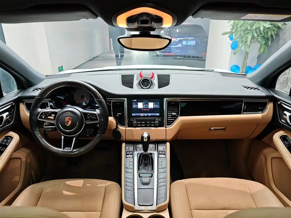 Porsche Macan 2017 — фото 13