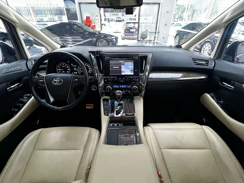 Toyota Alphard 2018 — фото 20