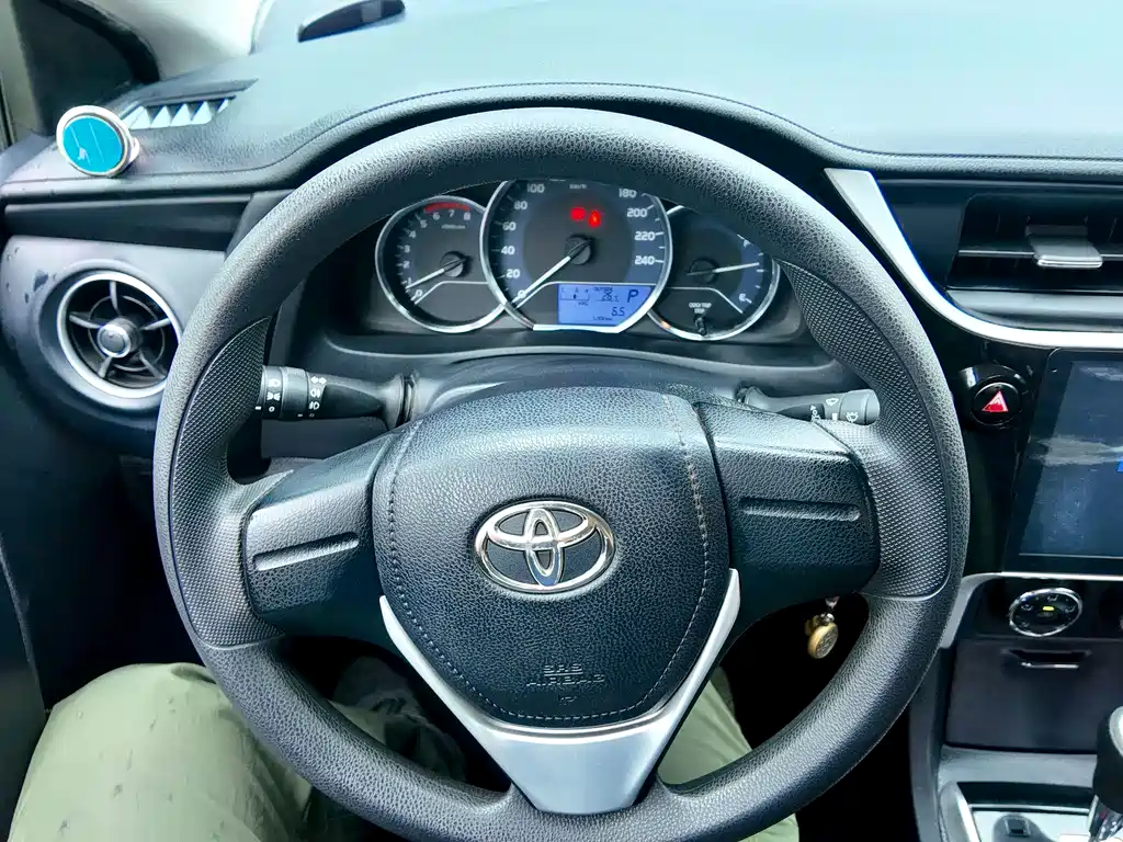 Toyota Corolla 2018 — фото 11