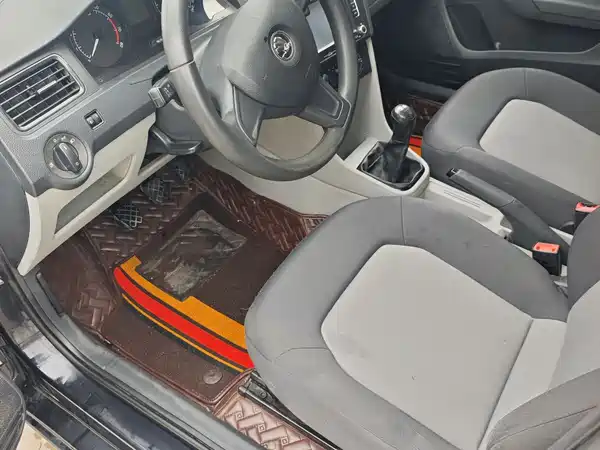 Skoda Rapid 2015