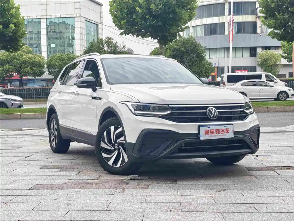 Volkswagen Tiguan L 2025 — фото 3