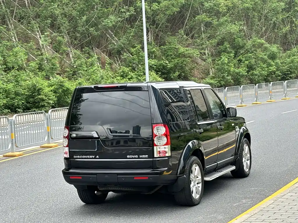 Land Rover Discovery 2013 — фото 19