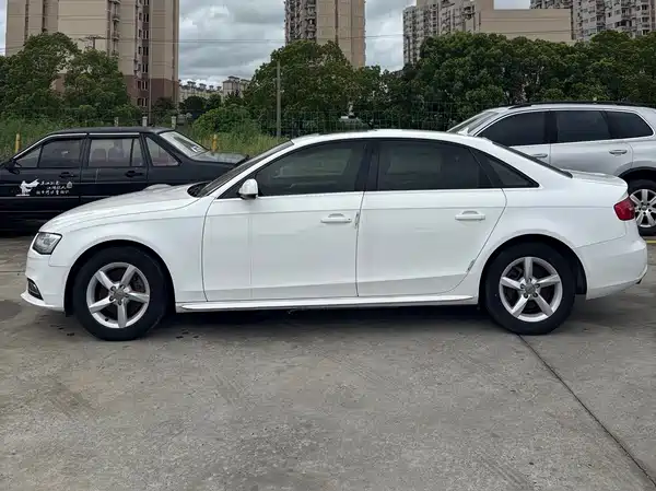 Audi A4L 2015