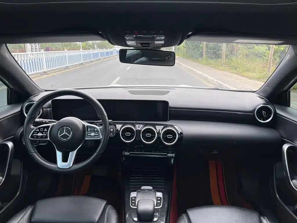 Mercedes-Benz A-Class 2019 — фото 16