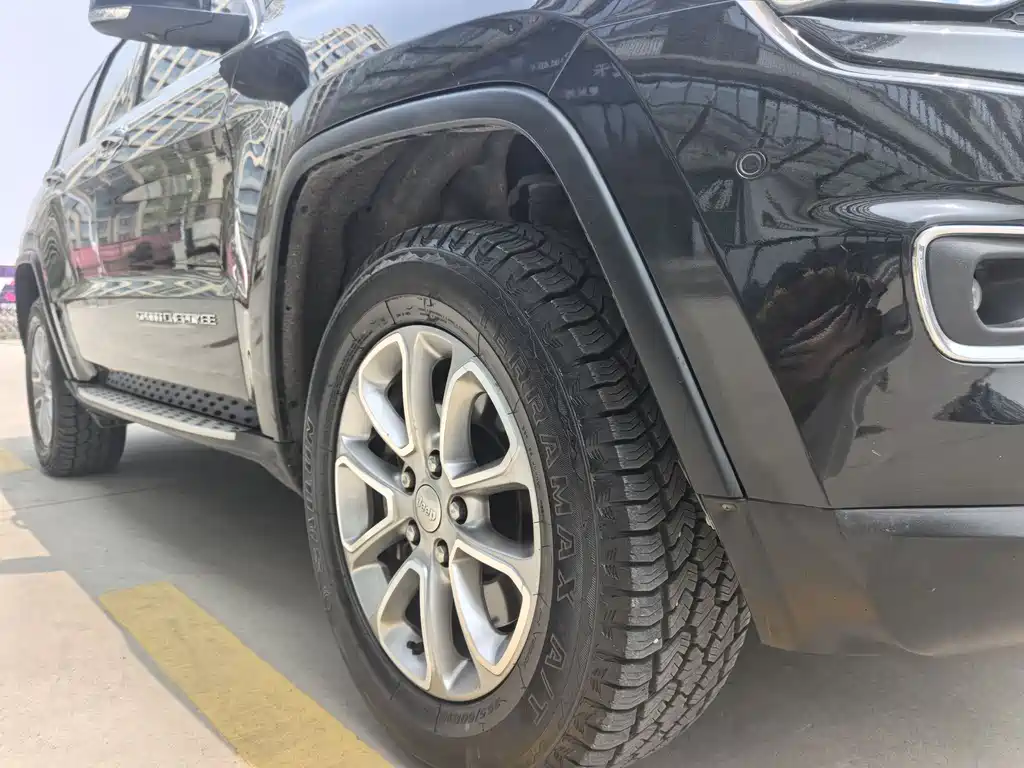 Jeep Grand Cherokee 2015 — фото 4