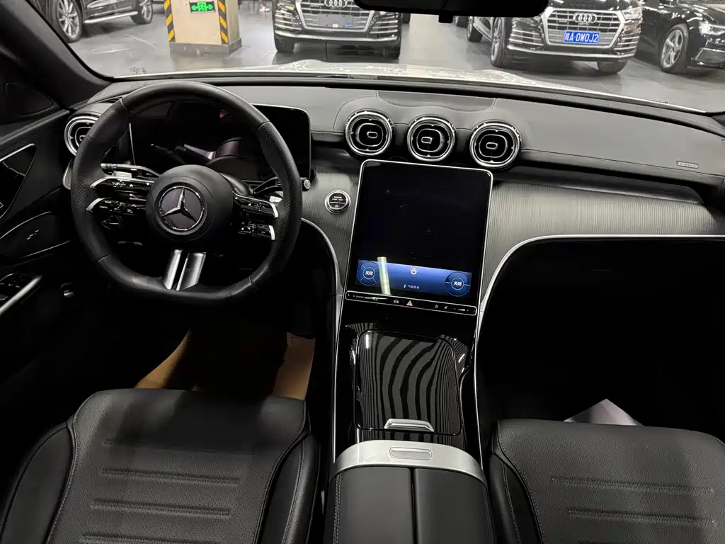 Mercedes-Benz C-Class 2023 — фото 11