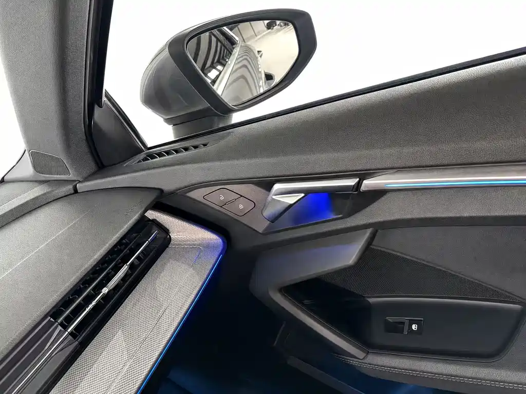 Audi A3 2023 — фото 16
