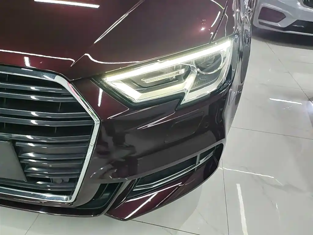 Audi A3 2018 — фото 24