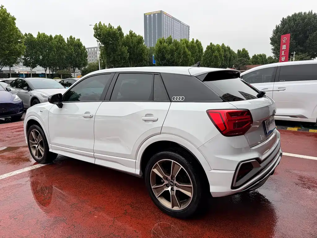 Audi Q2L 2022
