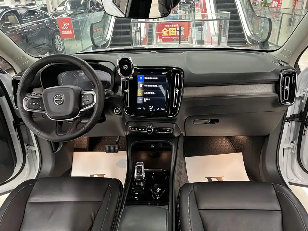 Volvo XC40 2020 — фото 18