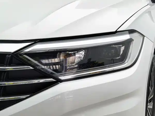 Volkswagen Sagitar 2021