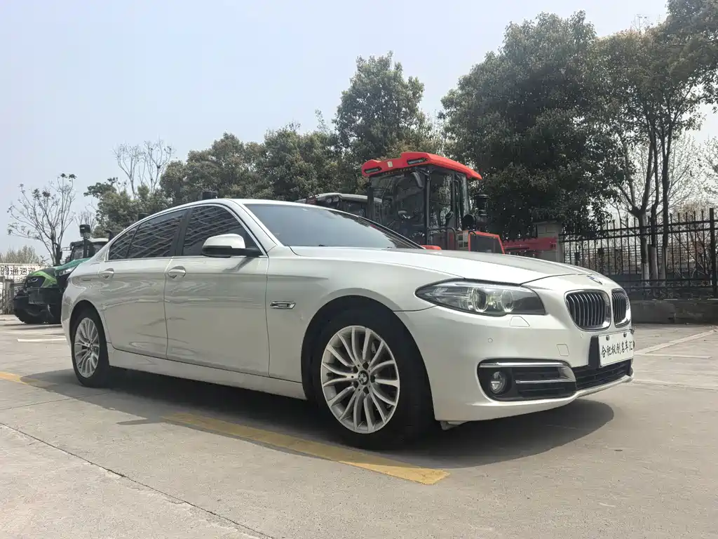 BMW 5 Series 2016 — фото 3