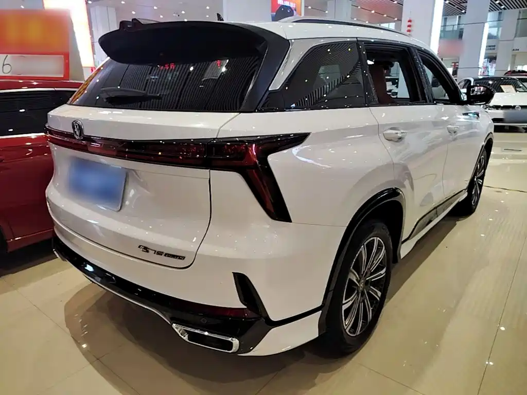 Changan CS75PLUS 2025 — фото 7