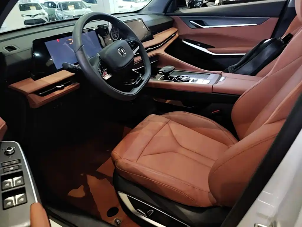 Changan CS75PLUS 2025 — фото 15