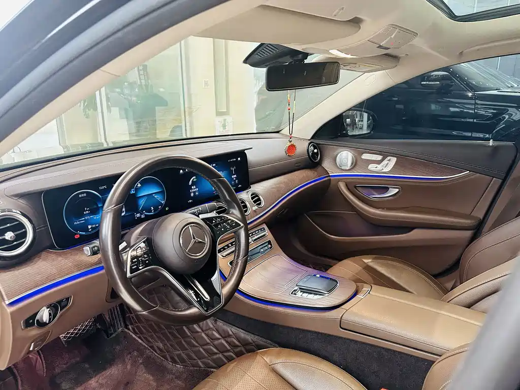 Mercedes-Benz E-Class 2021 — фото 6