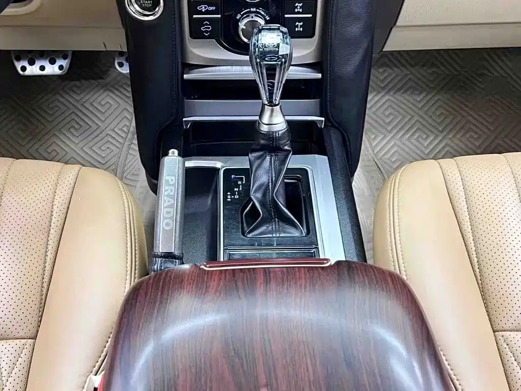 Toyota Prado 2017 — фото 16