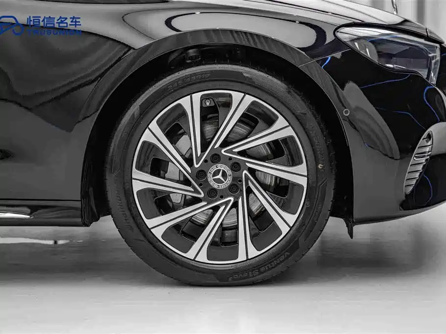 Mercedes-Benz E-Class 2024 — фото 11