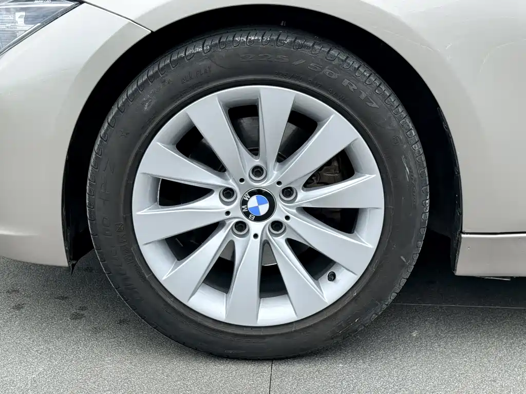 BMW 3 Series 2016 — фото 8
