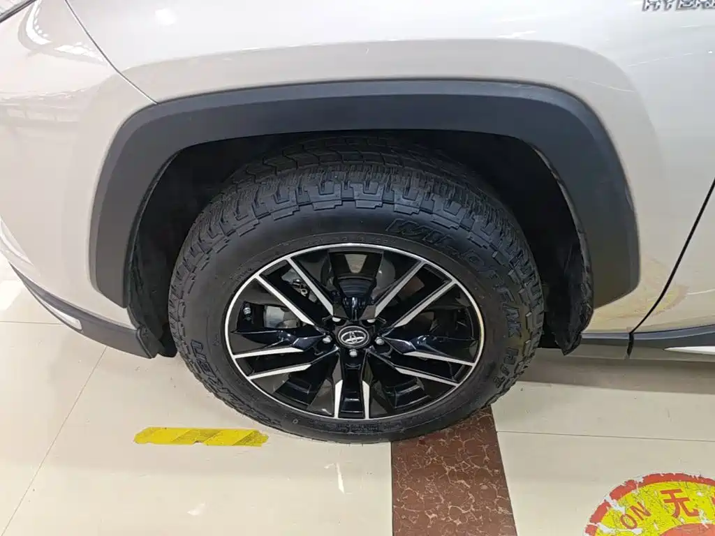 Toyota Wildlander New Energy 2022 — фото 23