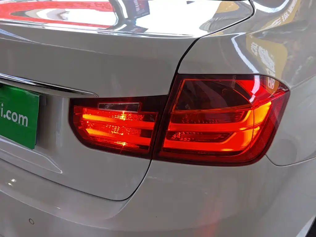 BMW 3 Series 2015 — фото 8