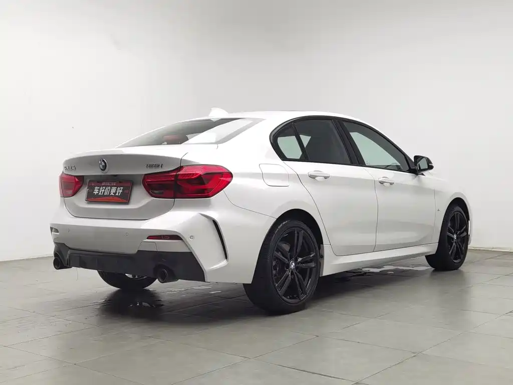 BMW 1 Series 2021