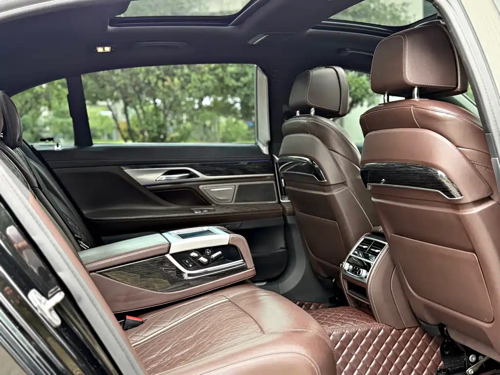 BMW 7 Series 2020 — фото 14