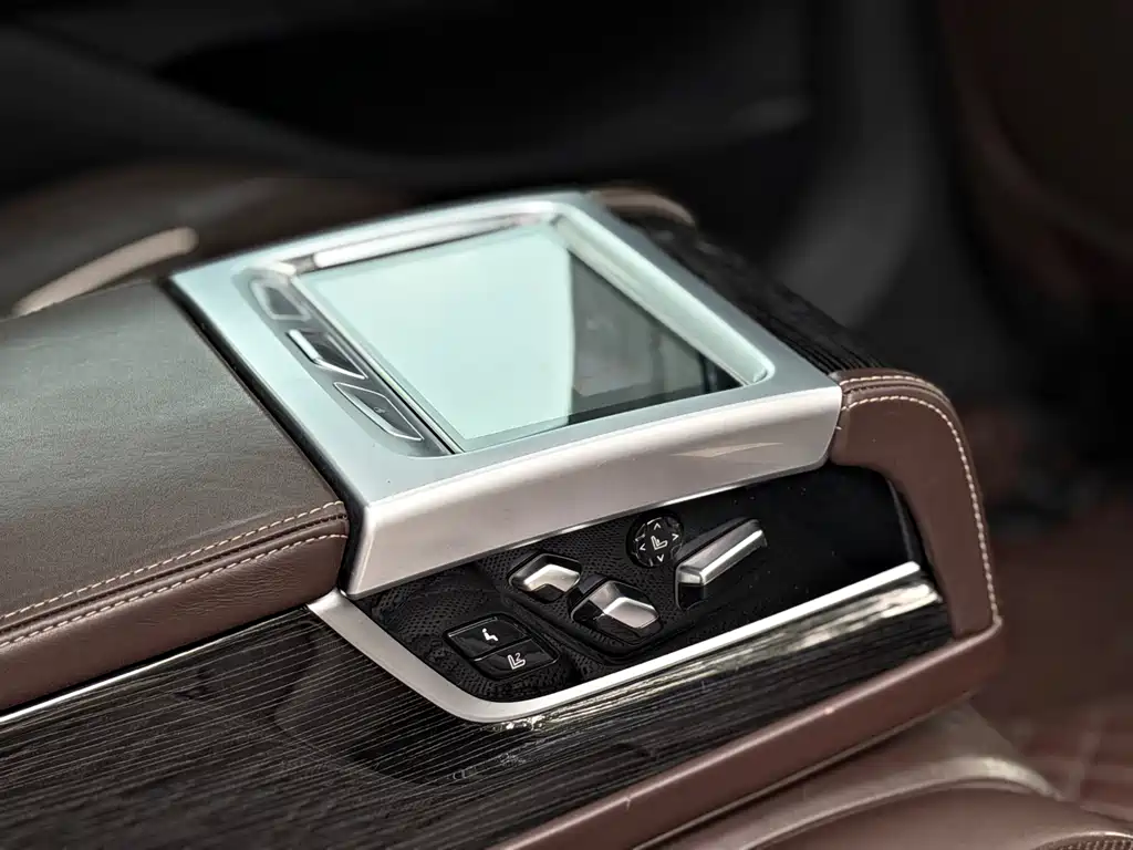 BMW 7 Series 2020 — фото 13
