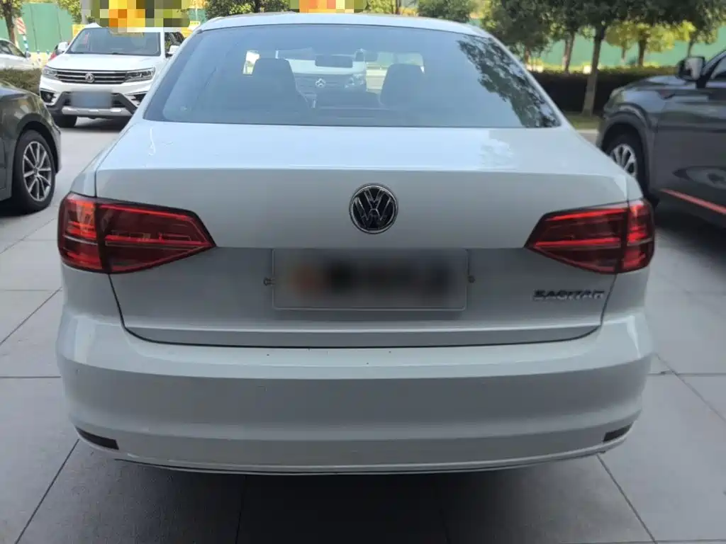 Volkswagen Sagitar 2017
