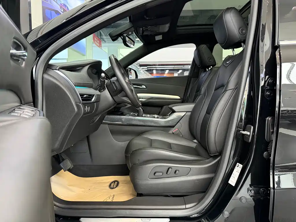 Cadillac XT4 2020 — фото 10