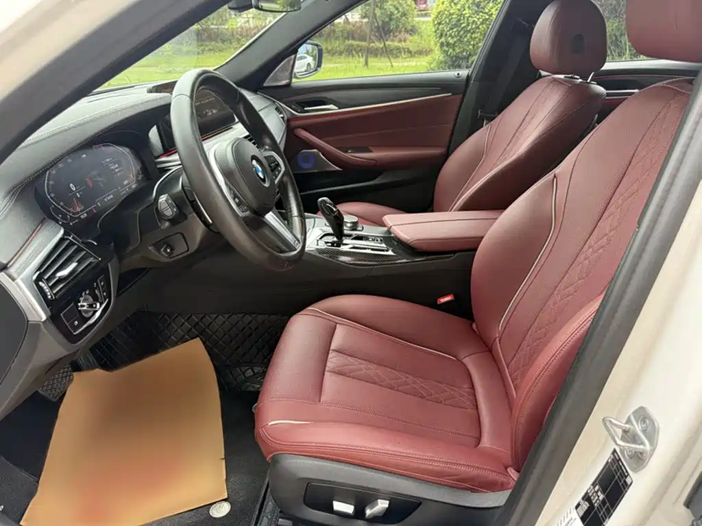 BMW 5 Series 2021 — фото 18