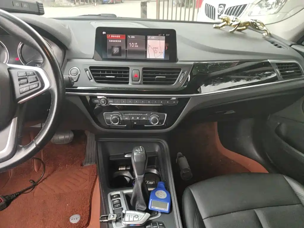 BMW 1 Series 2019 — фото 13