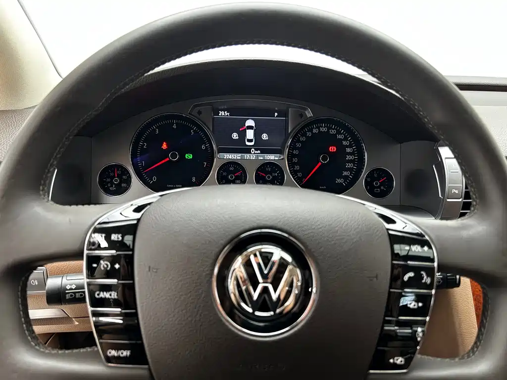 Volkswagen Phaeton 2016 — фото 7