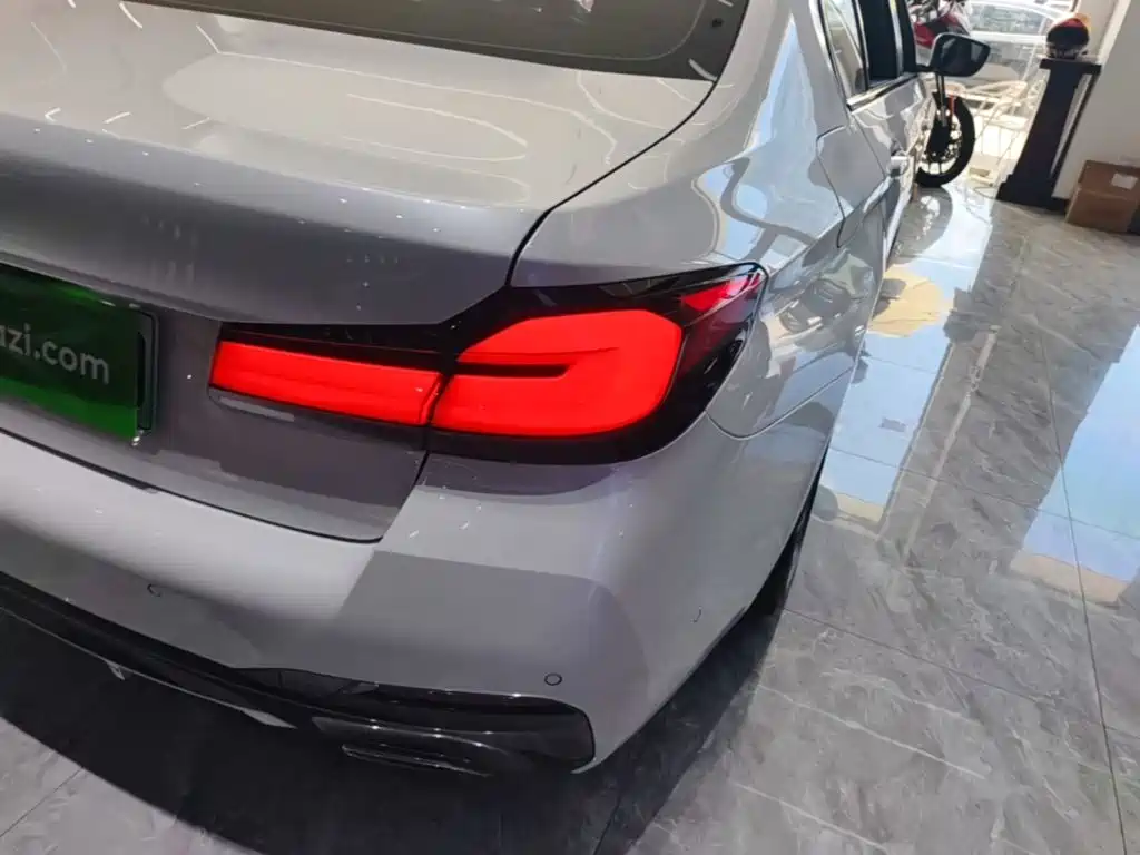 BMW 5 Series New Energy 2021 — фото 8