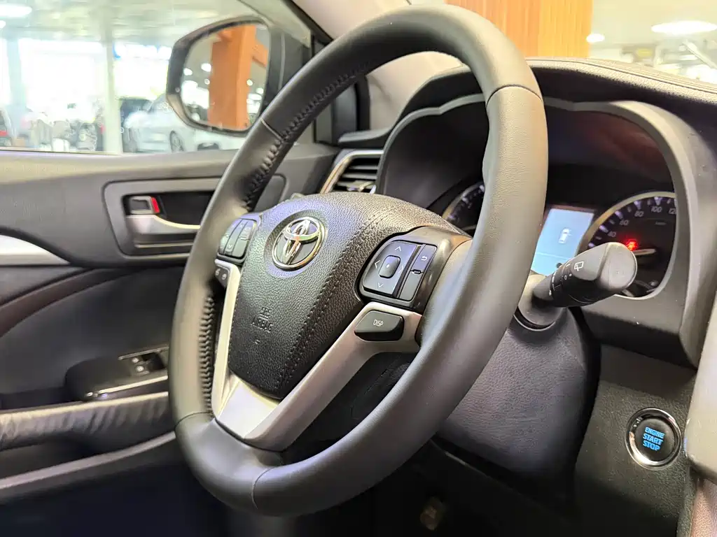 Toyota Highlander 2017 — фото 13