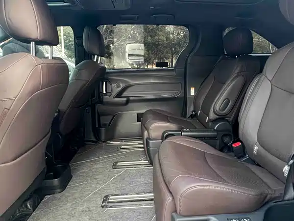Toyota Sienna 2021